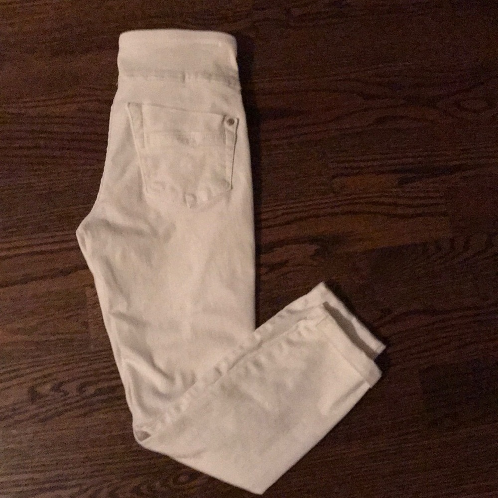 Rock & Republic White denim slimming skinny jeans